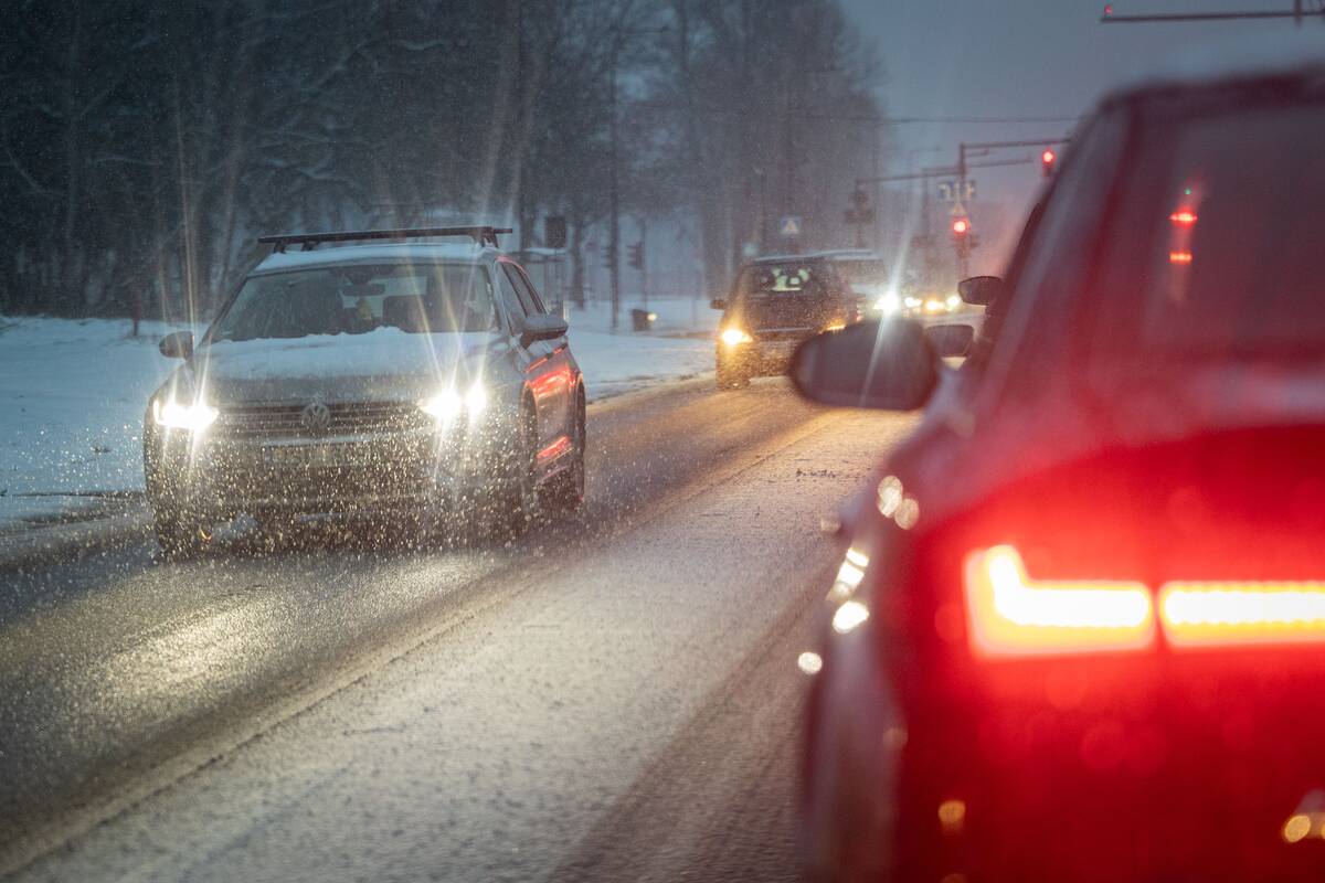 Visoje Lietuvoje gausiai sninga