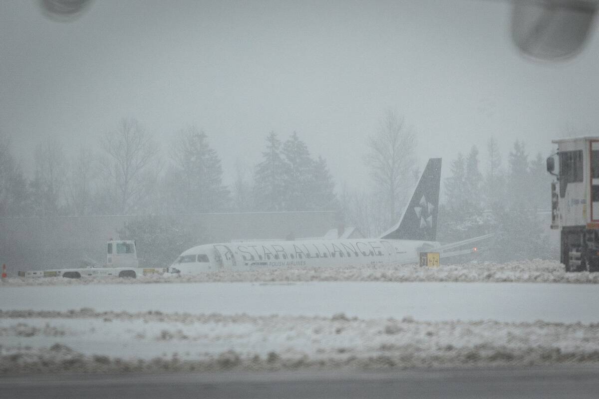 Lėktuvas nuslydo nuo pakilimo tako Vilniaus oro uoste