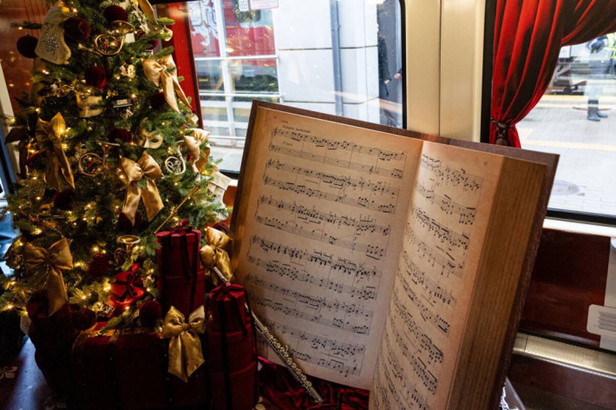 Prezidentūros kieme prasideda adventinis kalėdinių giesmių ciklas