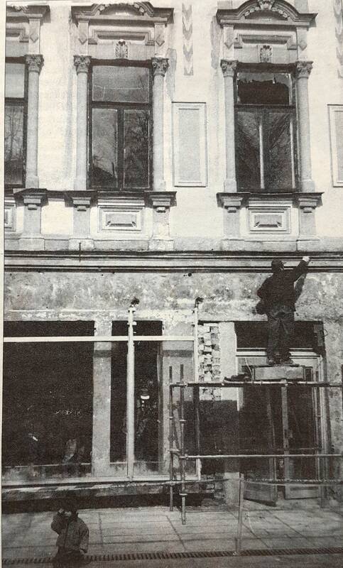 Pagaliau bus pakeistos ir buvusios „Pažangos“ knygyno vitrinos.