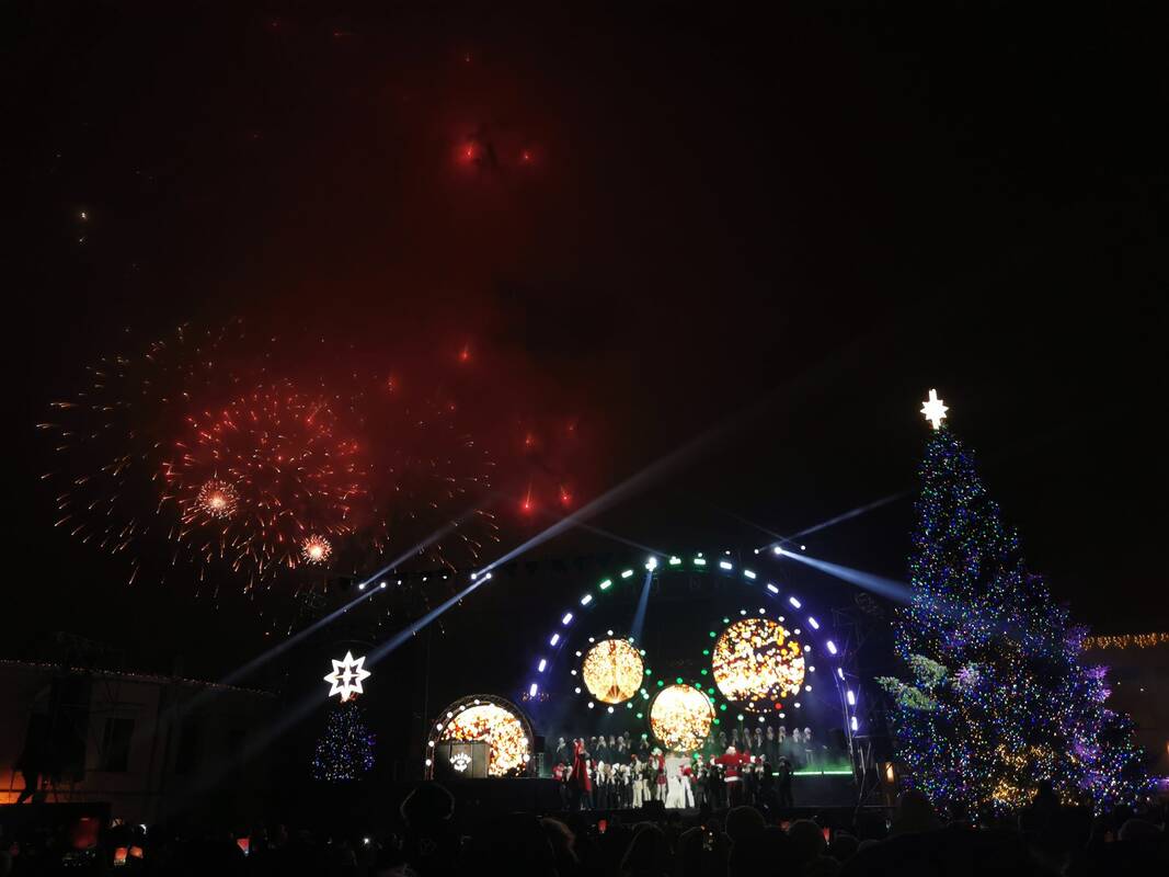 Klaipėdoje įžiebta pagrindinė miesto eglė