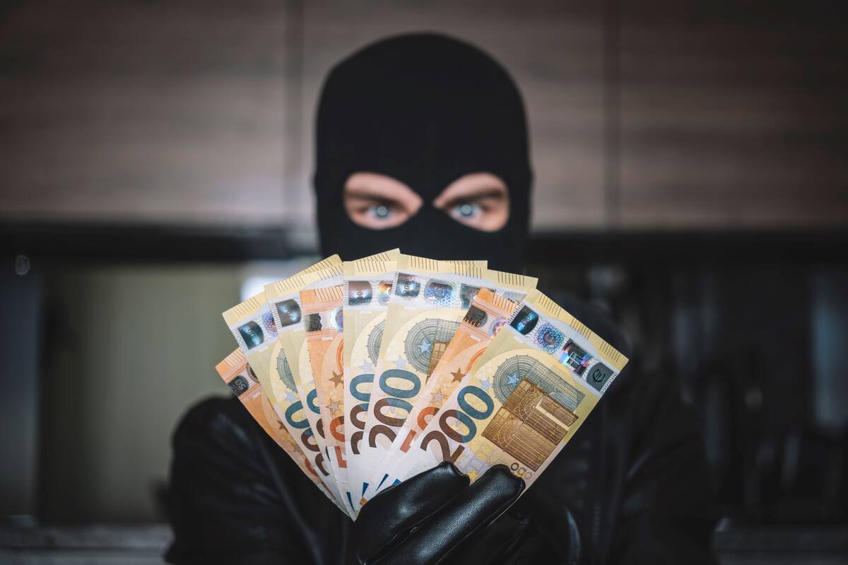 Iš buto pavogė nemenką sumą grynųjų