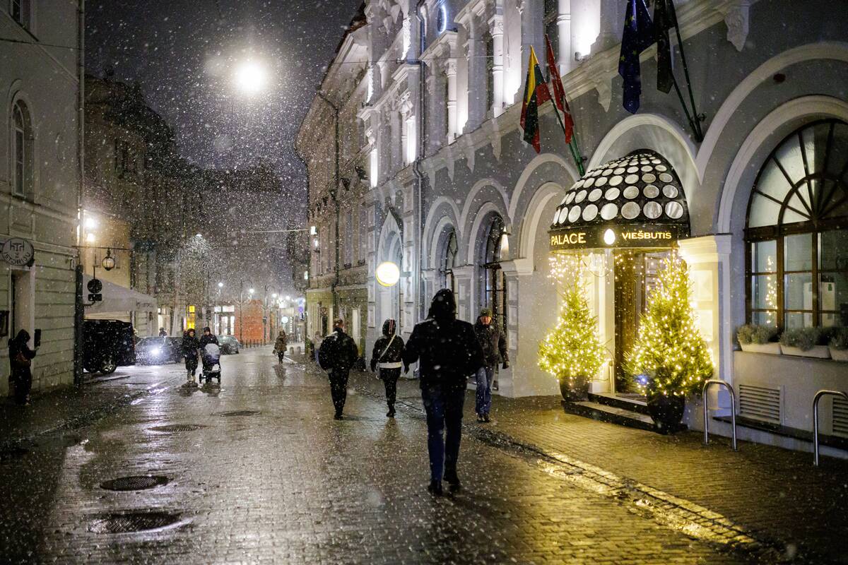 Ketvirtadienio vakarą Vilnių nuklojo sniegas