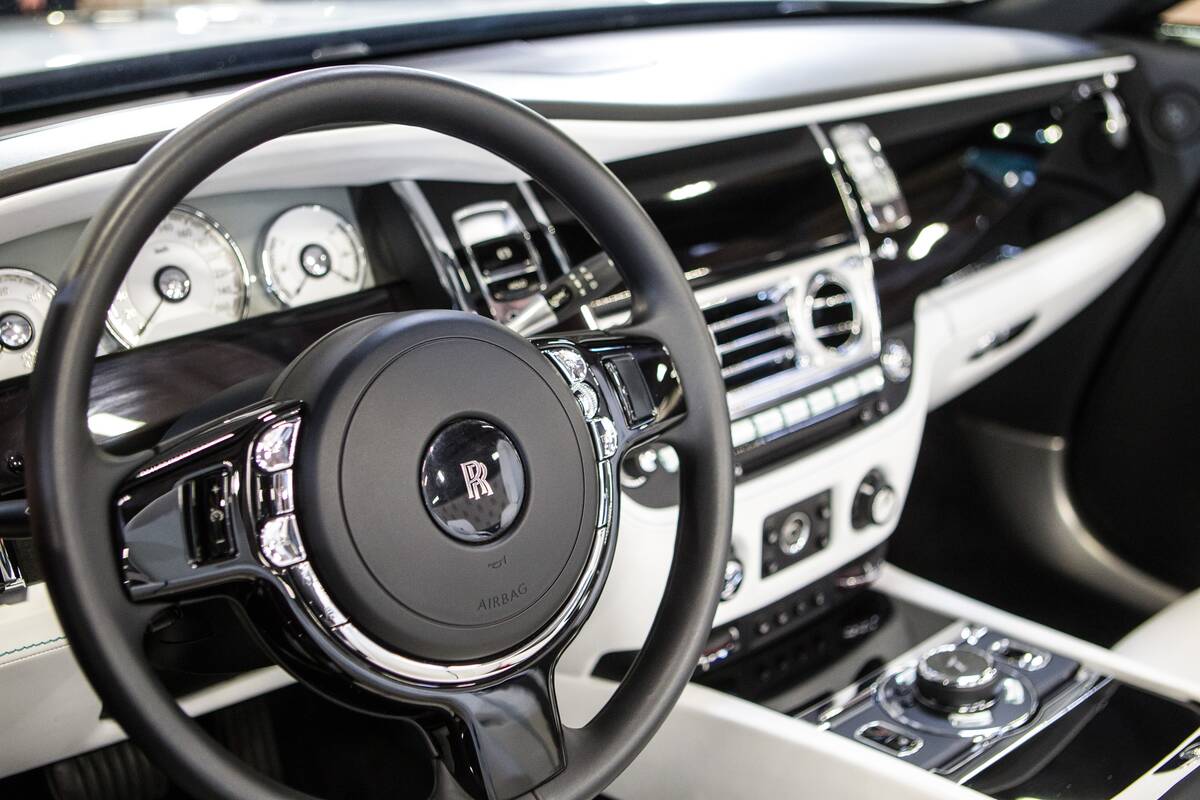 Automobilių stovėjimo aikštelėje apvogtas „Rolls-Royce“: nuostolis – 123,5 tūkst. eurų