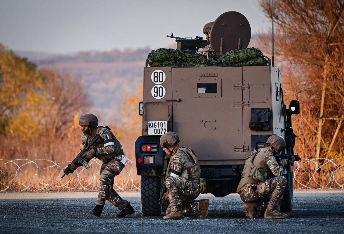 Tyrimas: Europai gali būti sunku mobilizuoti karius tiesioginės konfrontacijos su Rusija atveju
