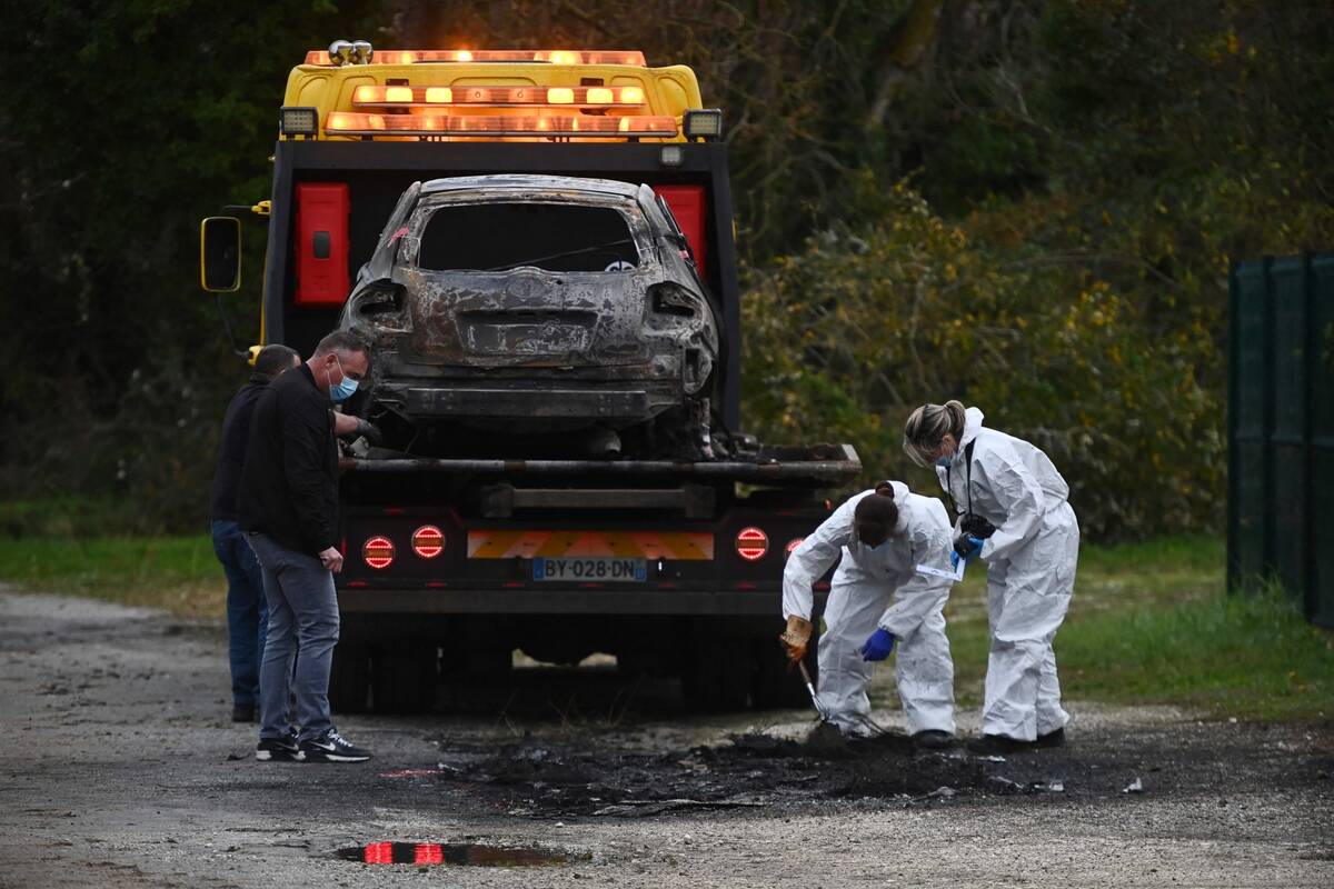 Prancūzų ministras: vyras, rėždamasis automobiliu į žmones ir sužeisdamas penkis, tai padarė tyčia