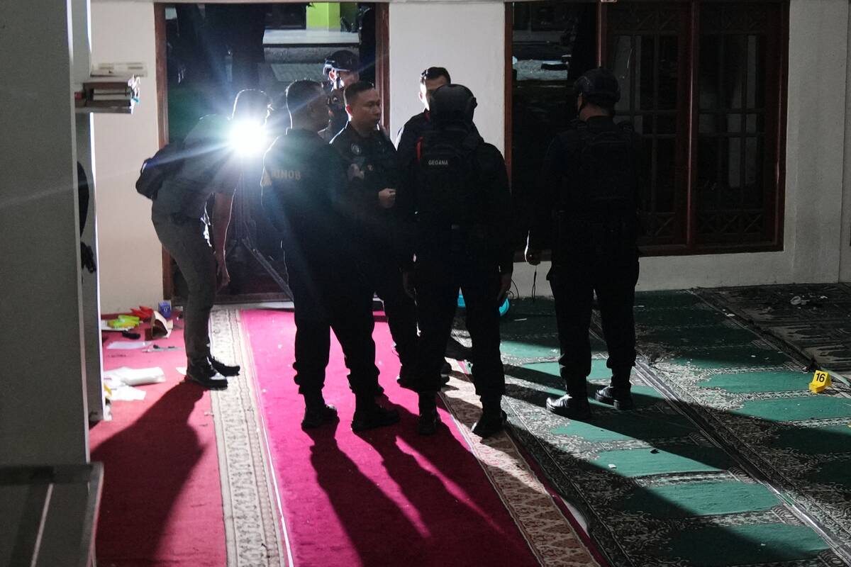 Indonezijos sostinėje per sprogimus mokyklos mečetėje sužeista mažiausiai 50 žmonių 