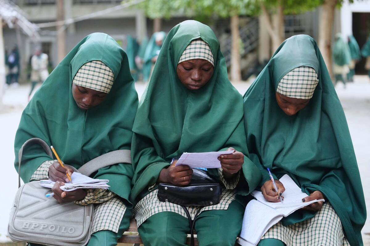 Ginkluoti užpuolikai Nigerijoje iš mokyklos pagrobė 25 moksleives