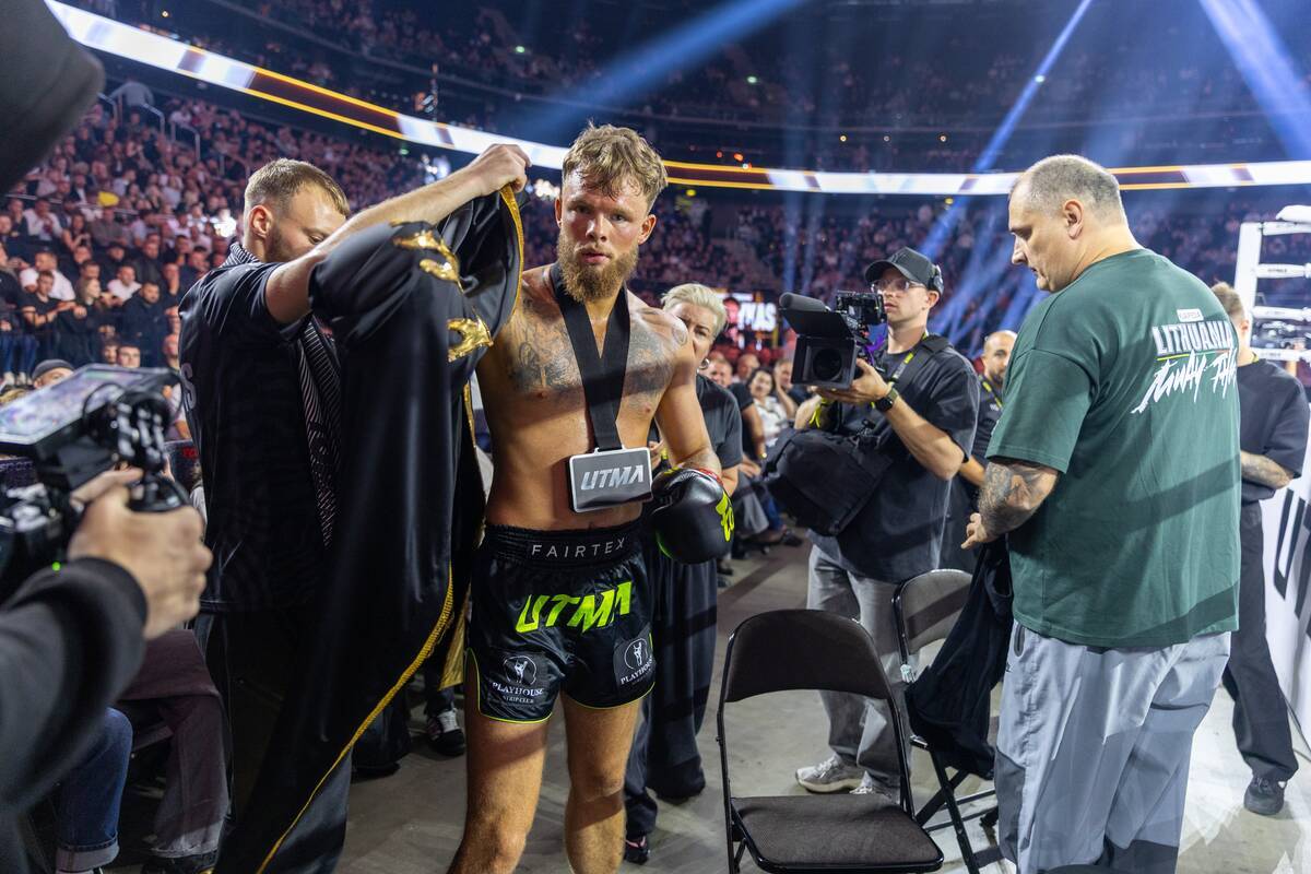 Kikbokso kovotojas Dominykas Dirkstys 