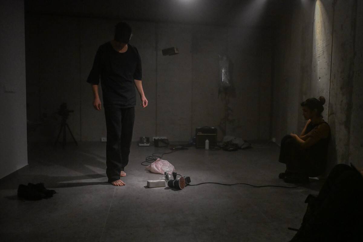 Atmosfera: šalta, tačiau kartu intymi naujosios galerijos PASSWORD_1 erdvė panaikino ribas tarp performansų autorių ir žiūrovų.