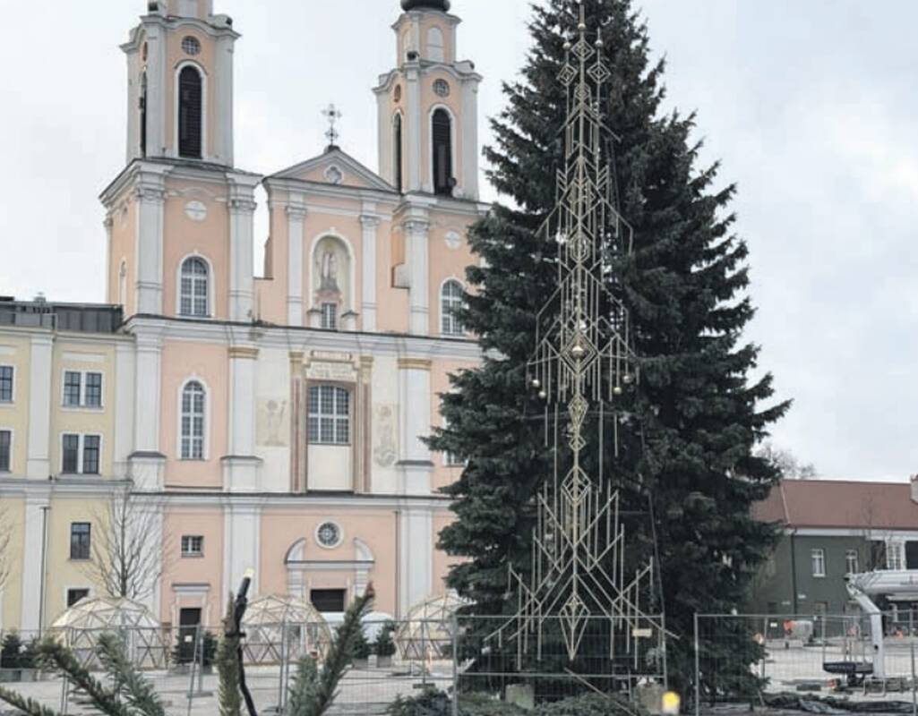 Laukia: po metų pertraukos Kalėdų eglė sugrįžta į Rotušės aikšę.