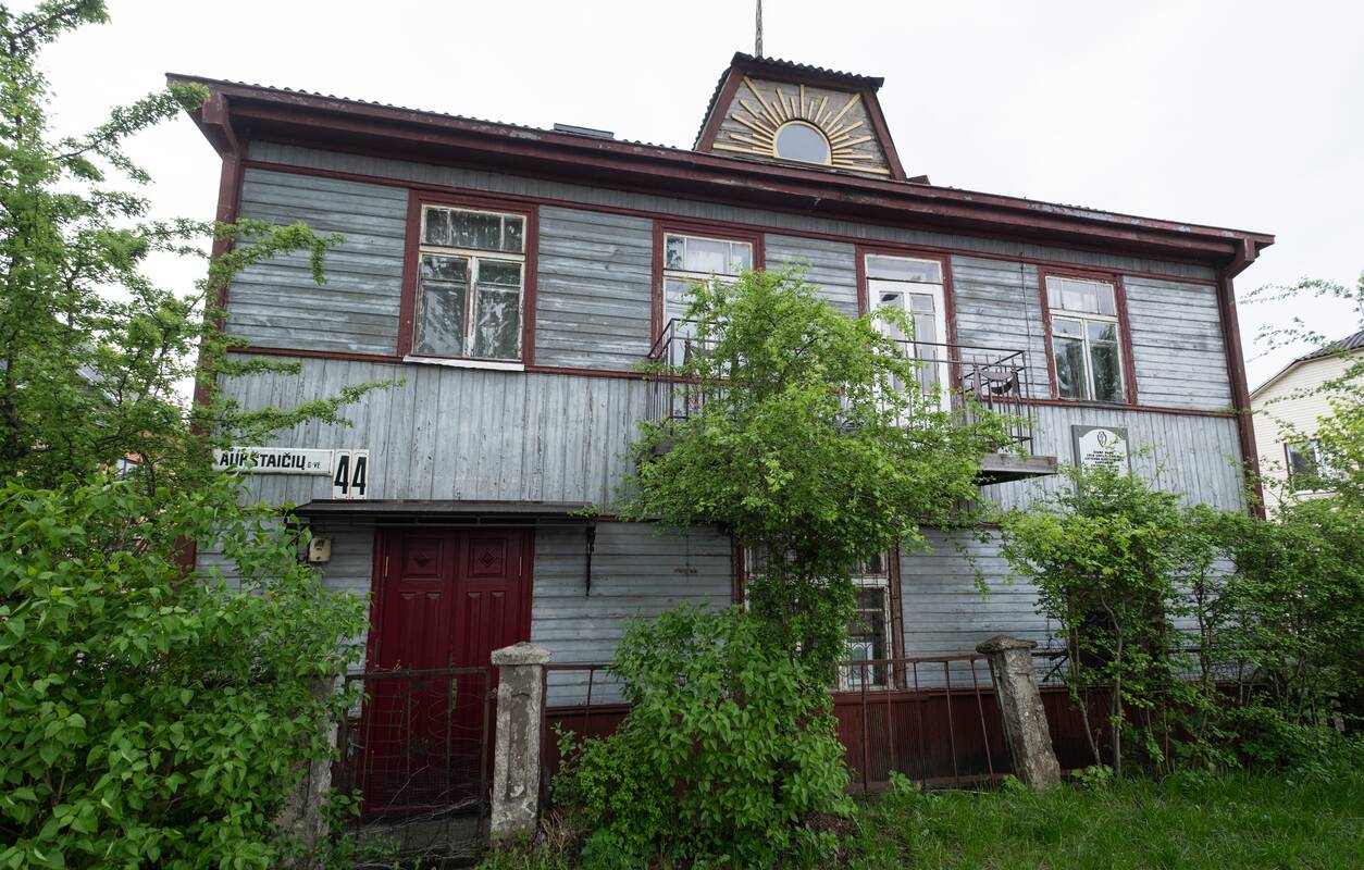 Istorija: Lietuvos kariuomenės kapitono, Šaulių sąjungos štabo adjutanto Antano Gedmanto namas.