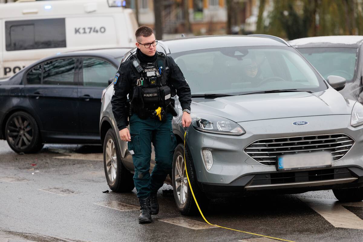 Trijų automobilių avarija Savanorių prospekte