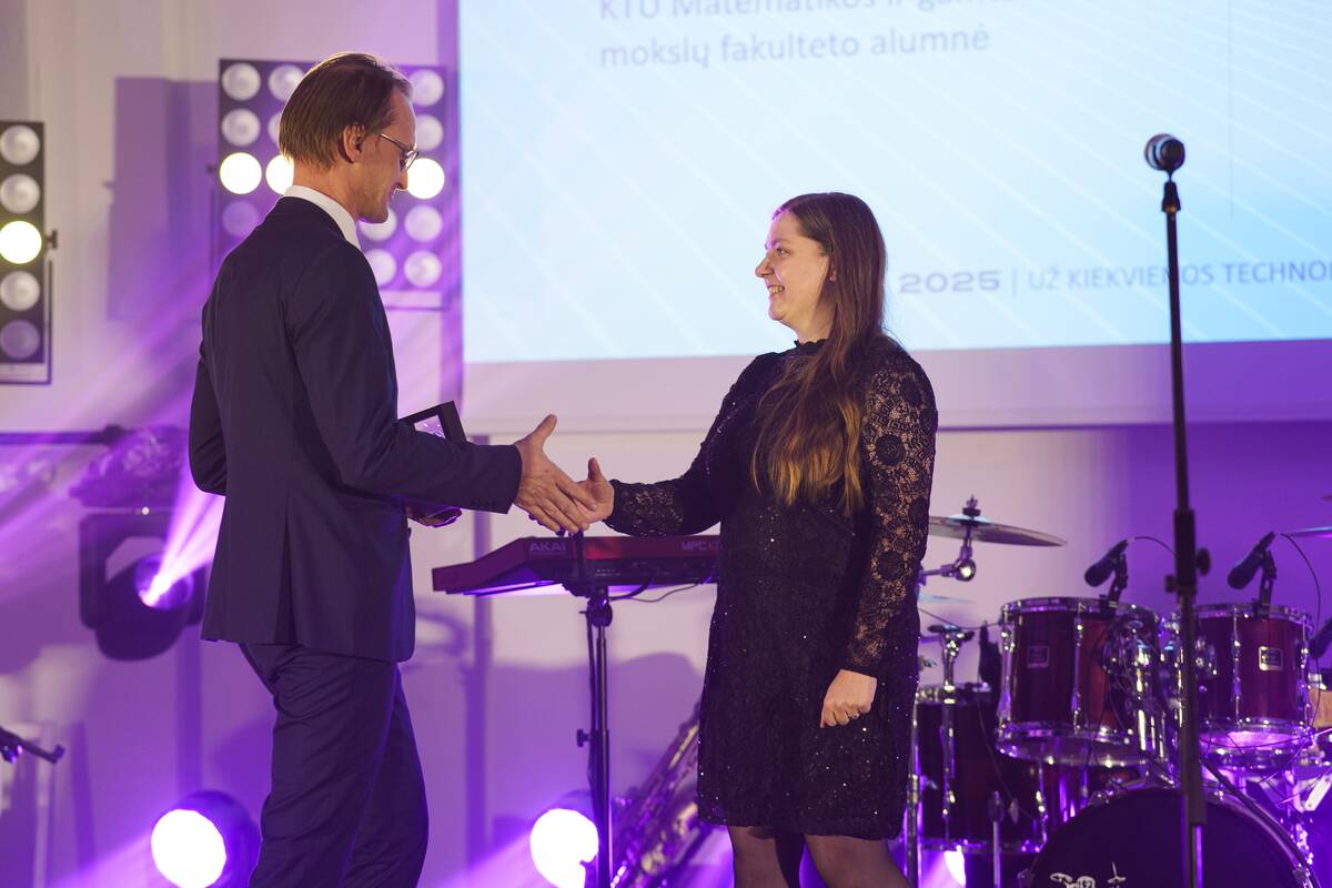 Nepamiršta: tradicinėje apdovanojimų ceremonijoje pagerbti alumnai, padedantys universitetui siekti dar ambicingesnių tikslų.