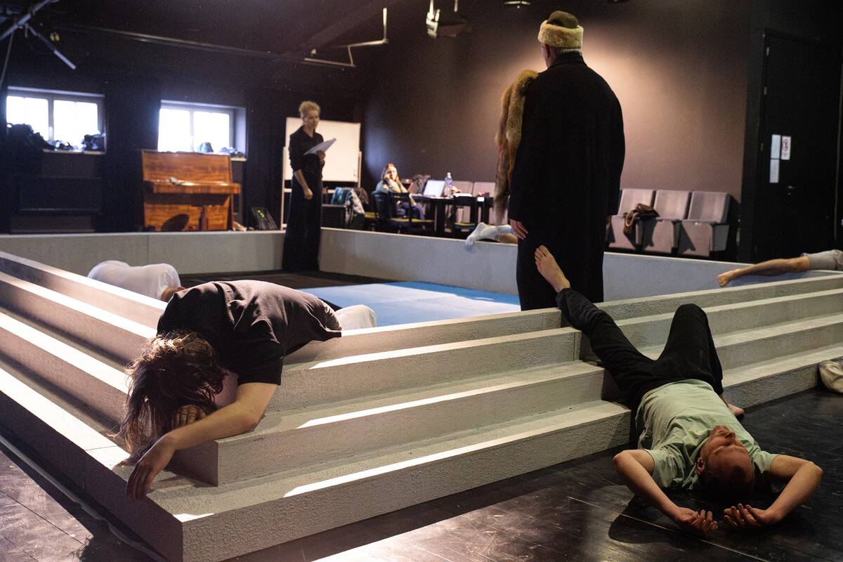 Stilius: J. Skrzywaneko režisuoti spektakliai kelia stiprių emocijų ir laisvai mezga dialogą su žiūrovu.