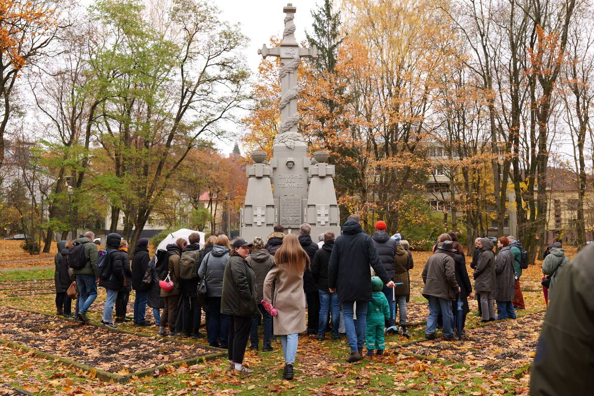 Prisiminė Ramybės parke per Vėlines sovietmečiu vykusius protestus