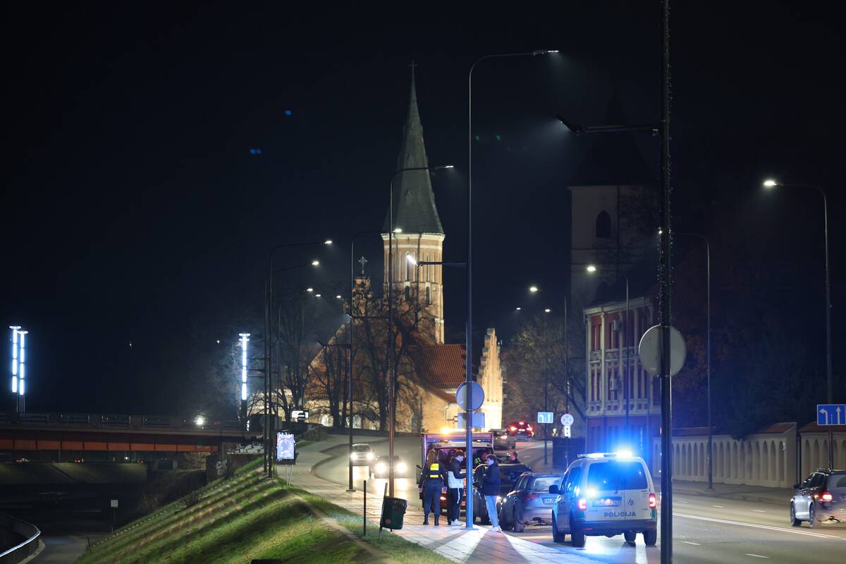 Trijų automobilių avarija Karaliaus Mindaugo prospekte