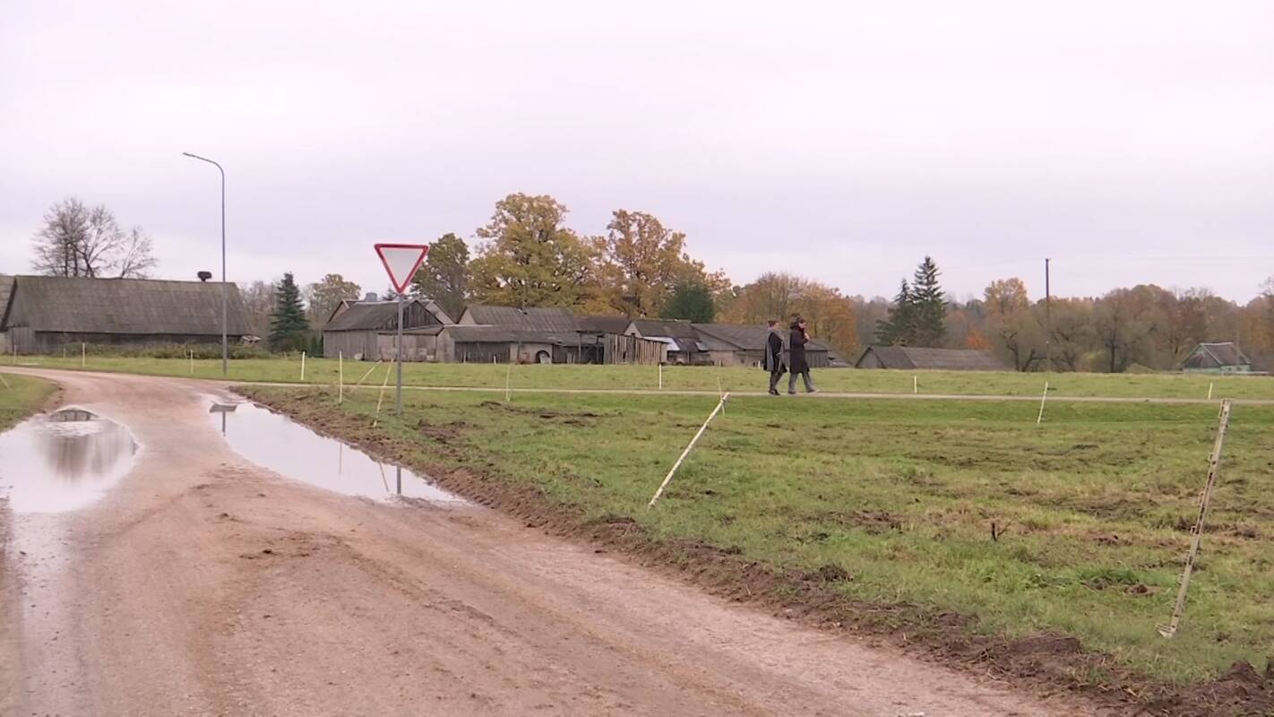 Įsiplieskė konfliktas dėl mėšlino kelio