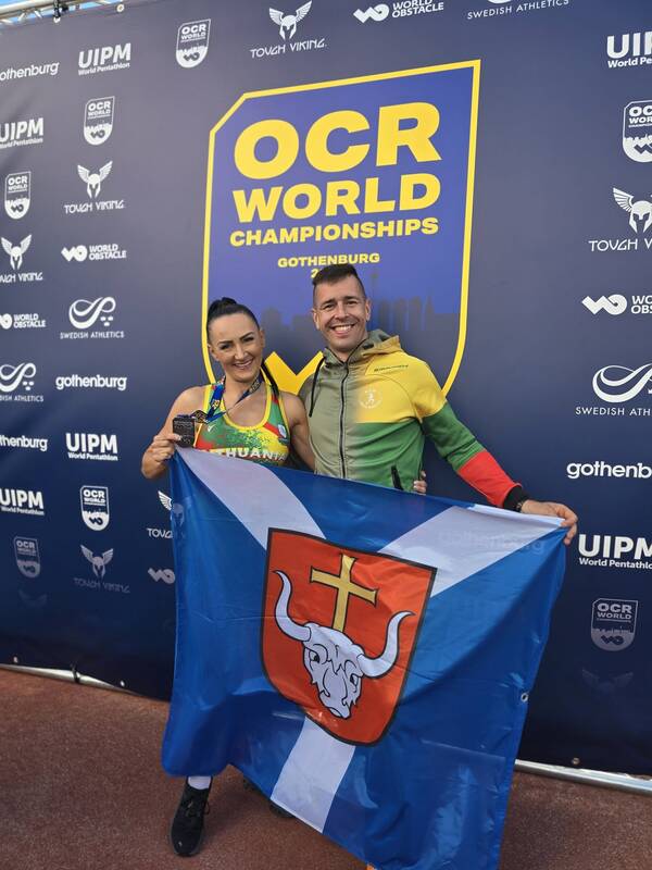 Sklaida: pasaulio ekstremalaus bėgimo vicečempionai S. ir D. Liutkai garsina Kauno rajono vardą.