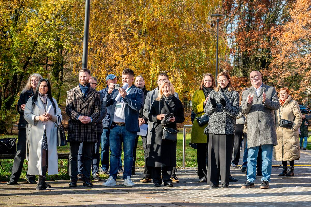 Kauno Mažajame ąžuolyne oficialiai pristatytas modernizmui skirtų skulptūrų ansamblis