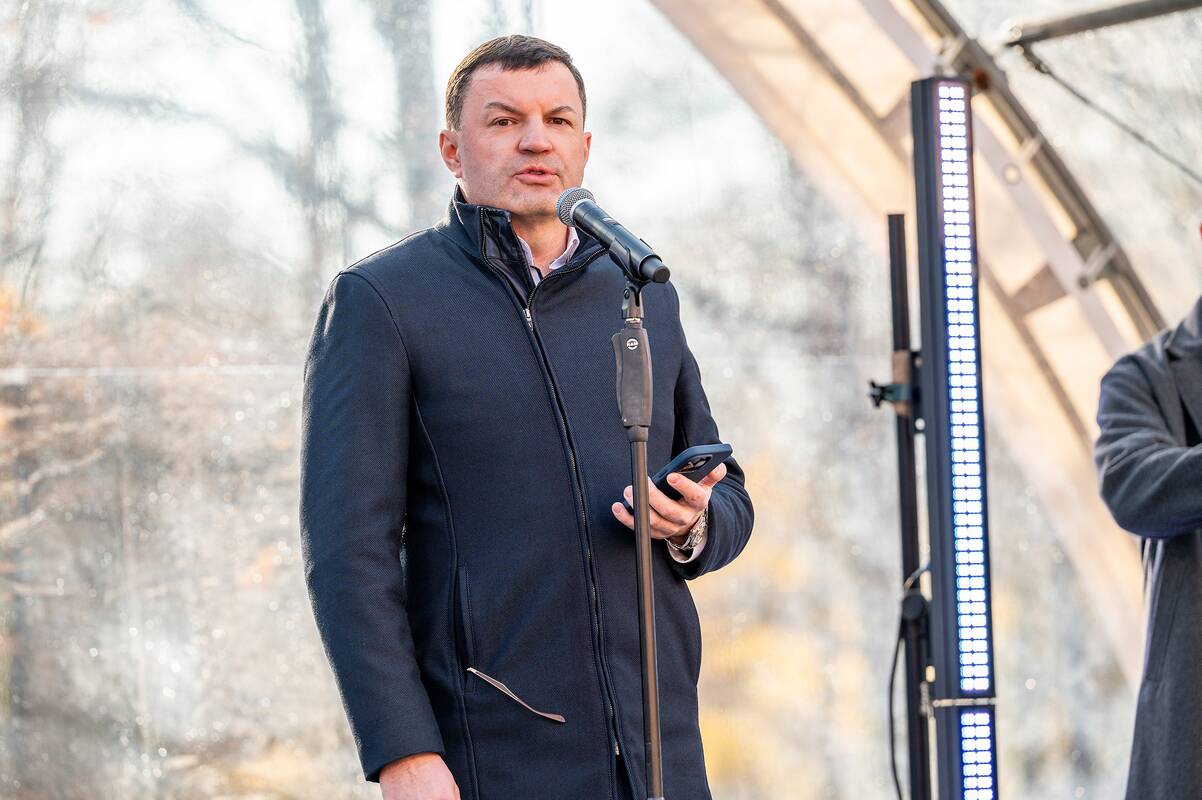 Kauno Mažajame ąžuolyne oficialiai pristatytas modernizmui skirtų skulptūrų ansamblis