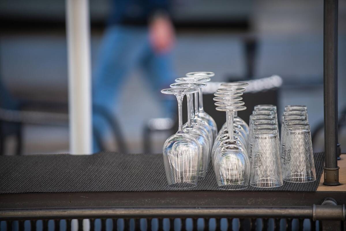 Atskleidė, kiek šiemet jau bankrutavo maitinimo ir apgyvendinimo įmonių