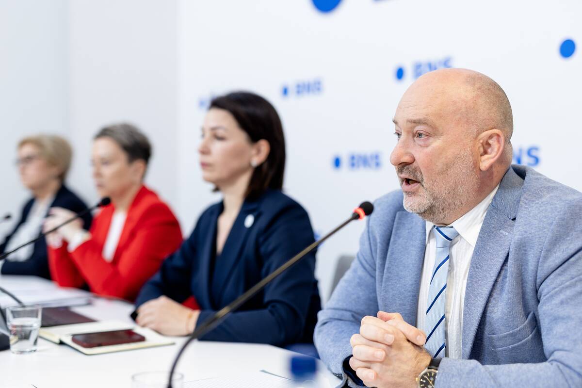 Spaudos konferencija apie policijos pareigūnų finansavimo problemas 