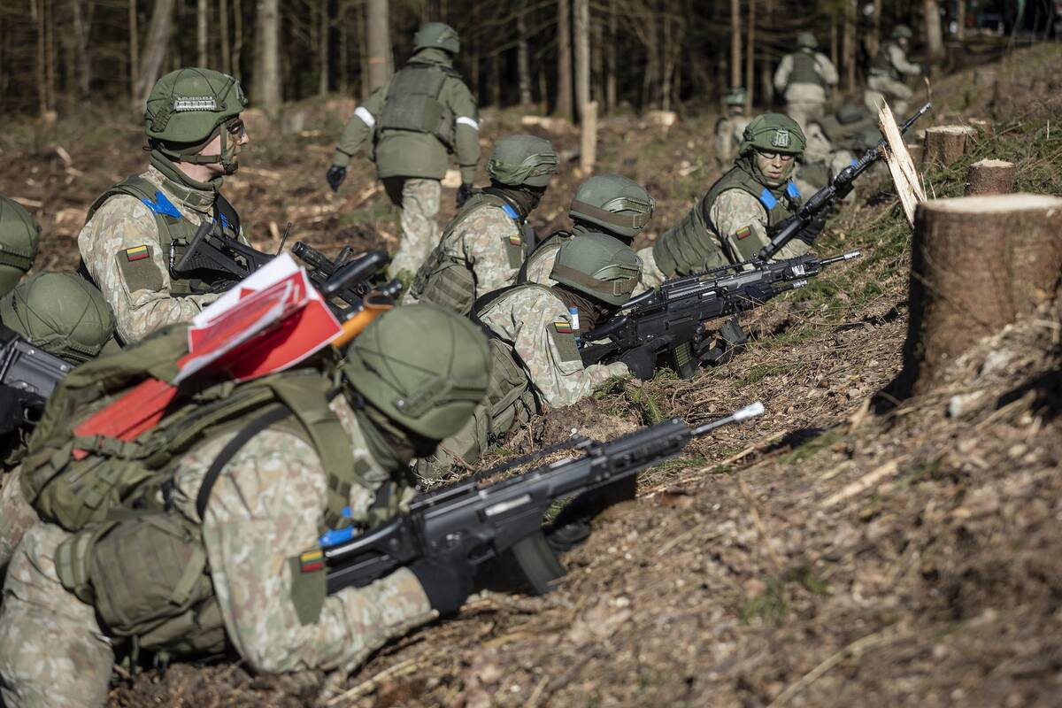 Daugiau nei pusė tūkstančio šauktinių savanorių pradeda tarnybą Lietuvos kariuomenėje