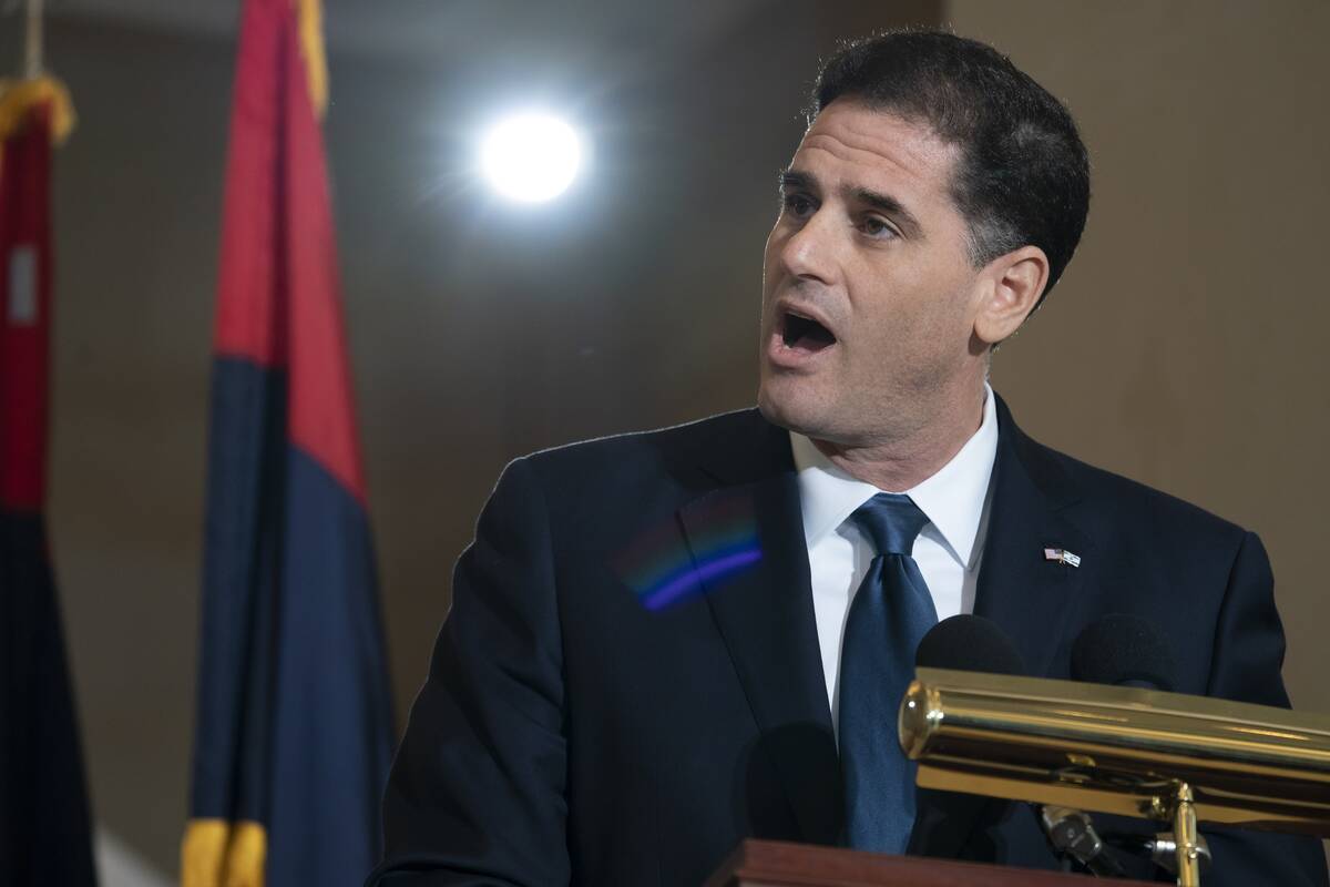 Iš ministro pareigų atsistatydino pagrindinis Izraelio derybininkas