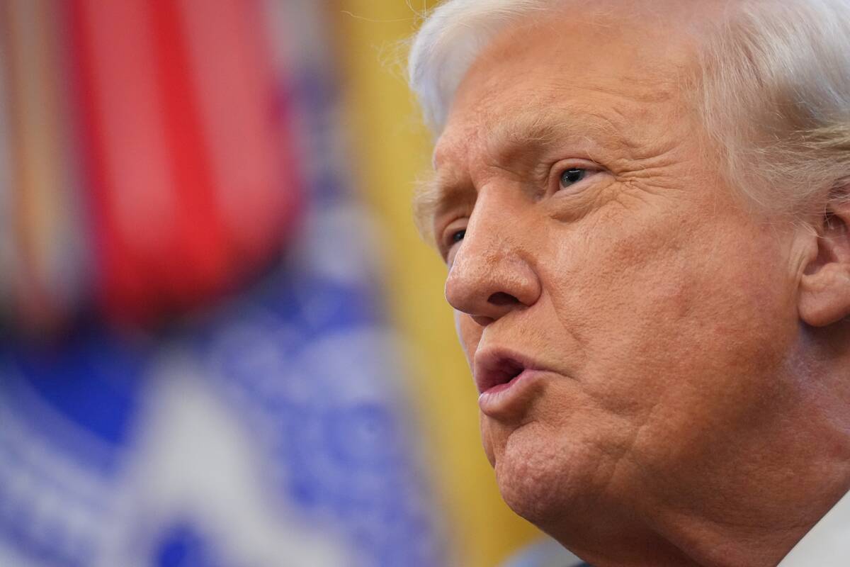 Trumpas užsipuolė skrydžių valdymo dispečerius