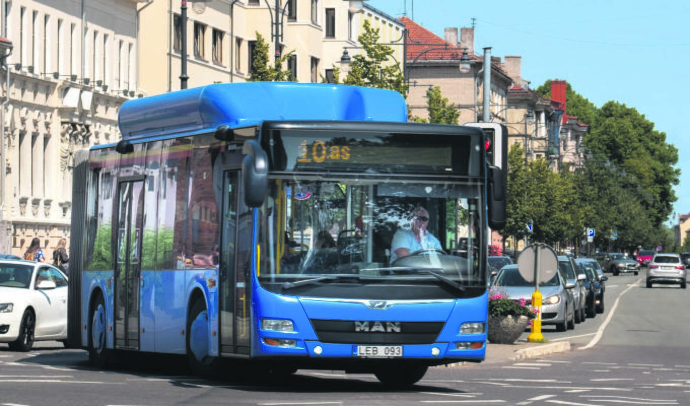 Iš klaipėdiečių maisto atliekų išgaunamas biometanas varo „Klaipėdos paslaugų“ autobusus