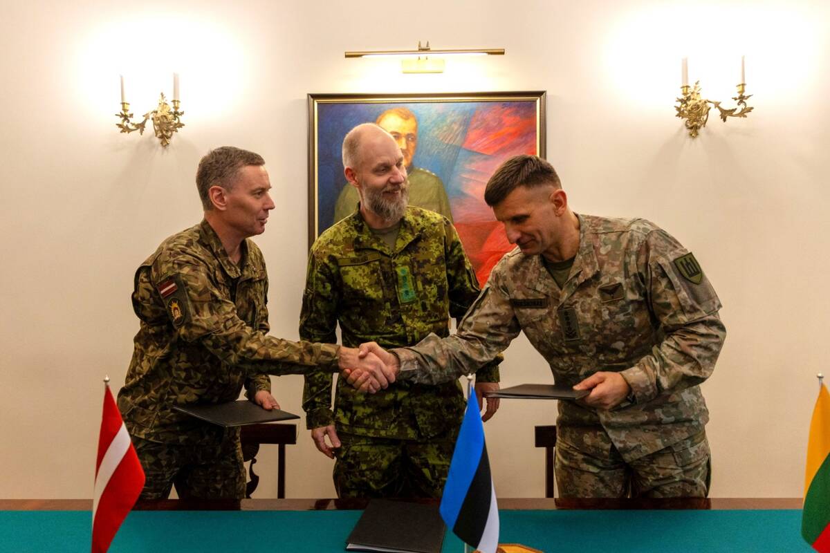 Latvijos, Estijos ir Lietuvos kariuomenių vadai pasirašė deklaraciją