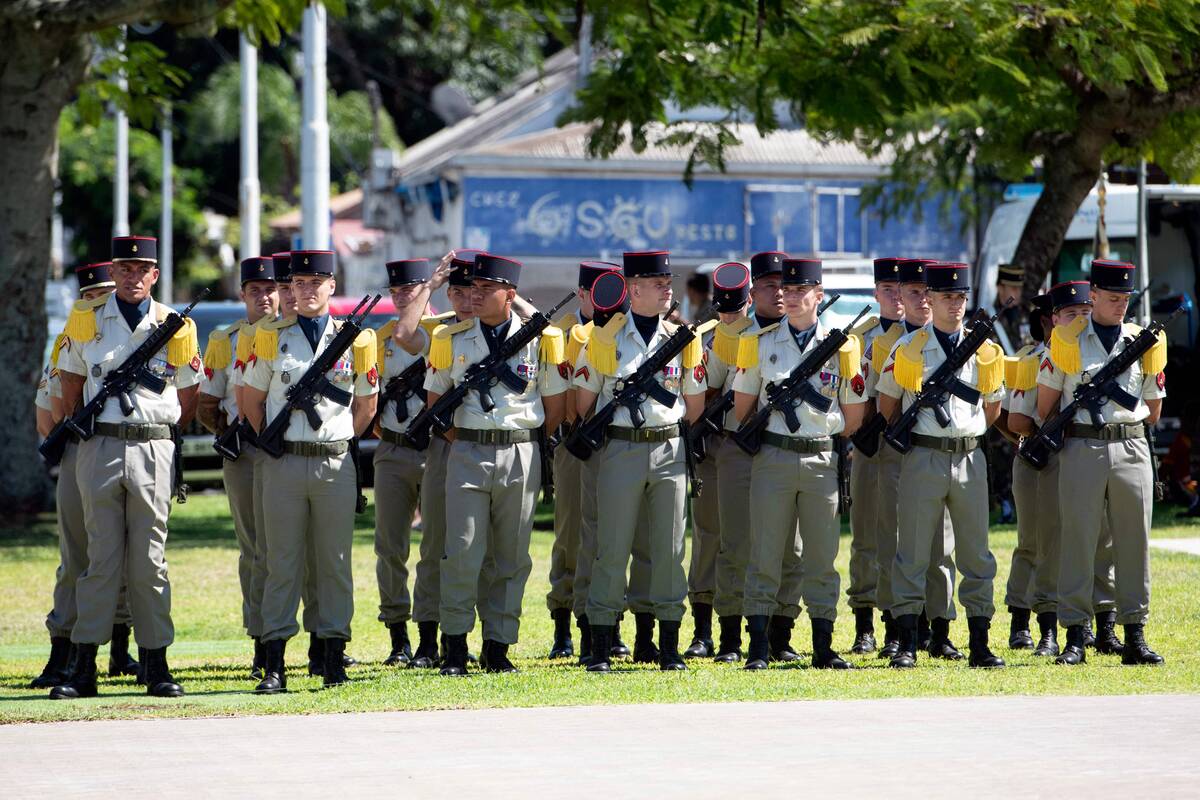 Prancūzija nuo vasaros įves savanorišką karo tarnybą