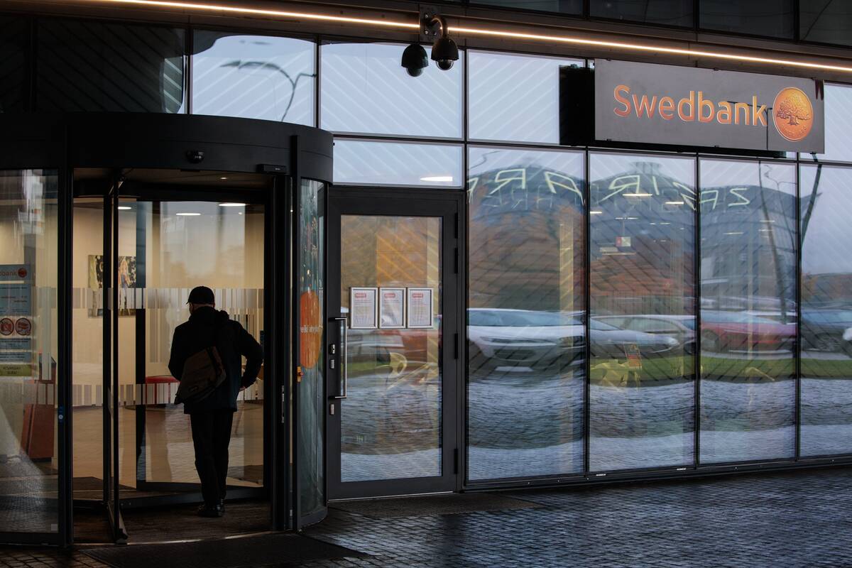 Žygis: penkias dienas kaunietė vaikščiojo į banką, kol buvo sudaryta galimybė sumokėti garbaus amžiaus mamos mokesčius.