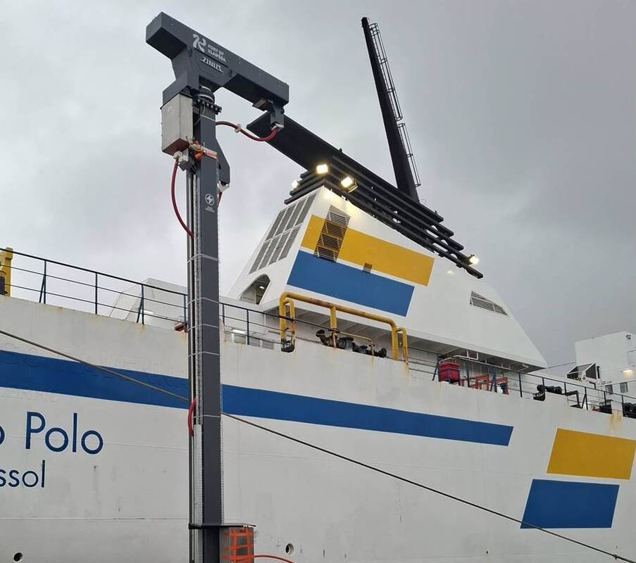 Perspektyva: jau netrukus uoste prišvartuoti tarptautiniai keltai galės išjungti variklius.