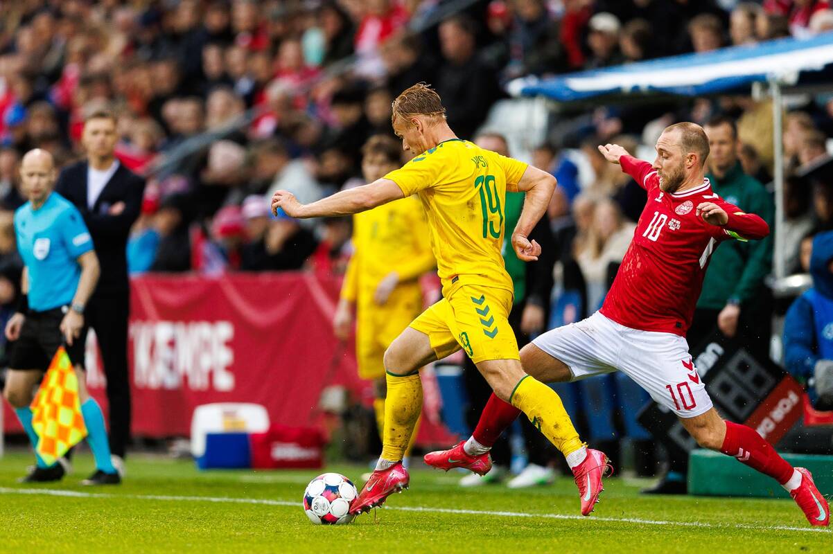 Sezonas: šiemet Lietuvos futbolininkai jau žaidė vienas draugiškas rungtynes – svečiuose 0:5 pralaimėjo danams.