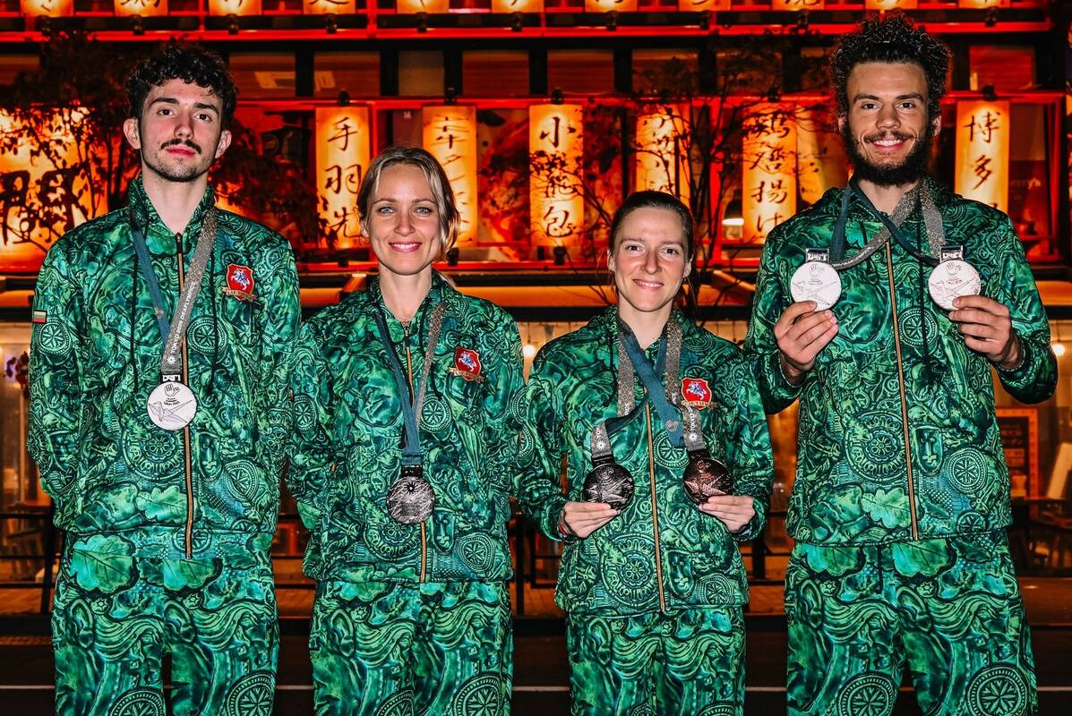 Laimikiai: orientacininkai (iš kairės) M. Makutėnas ir A. Atgailainė iškovojo po vieną medalį, G. Diržiūtė ir R. Koveckis – po du.