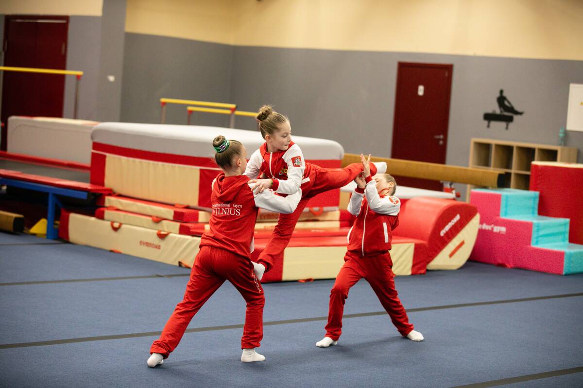 Pretenzijos: sportuojančių vaikų tėvai pasipiktinę esą neetišku sporto gimnastikos trenerių elgesiu.