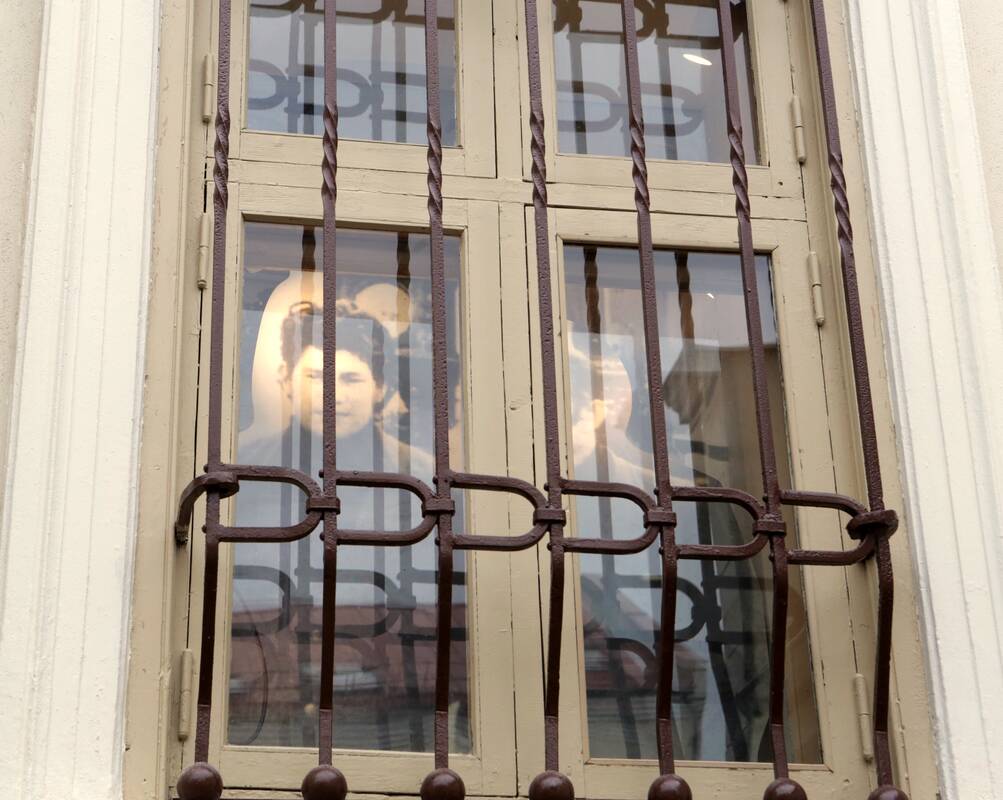 Situacija: tarpukariu Klaipėdos miesto ir viso krašto bendruomenė buvo labai daugialypė, tad besiartinantys istoriniai lūžiai neabejotinai didino įtampą tarp čia gyvenančių žmonių.