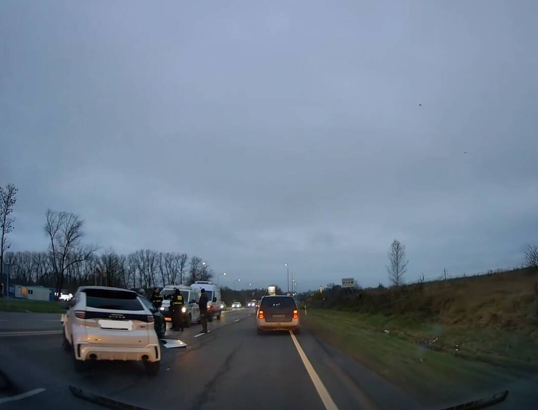 Incidentas: prieš porą savaičių Liepų gatvėje į eismo įvykį pateko automobilis, kurį vairavo nepilnametis, o šalia sėdėjęs dešimtmetis buvo sužalotas.