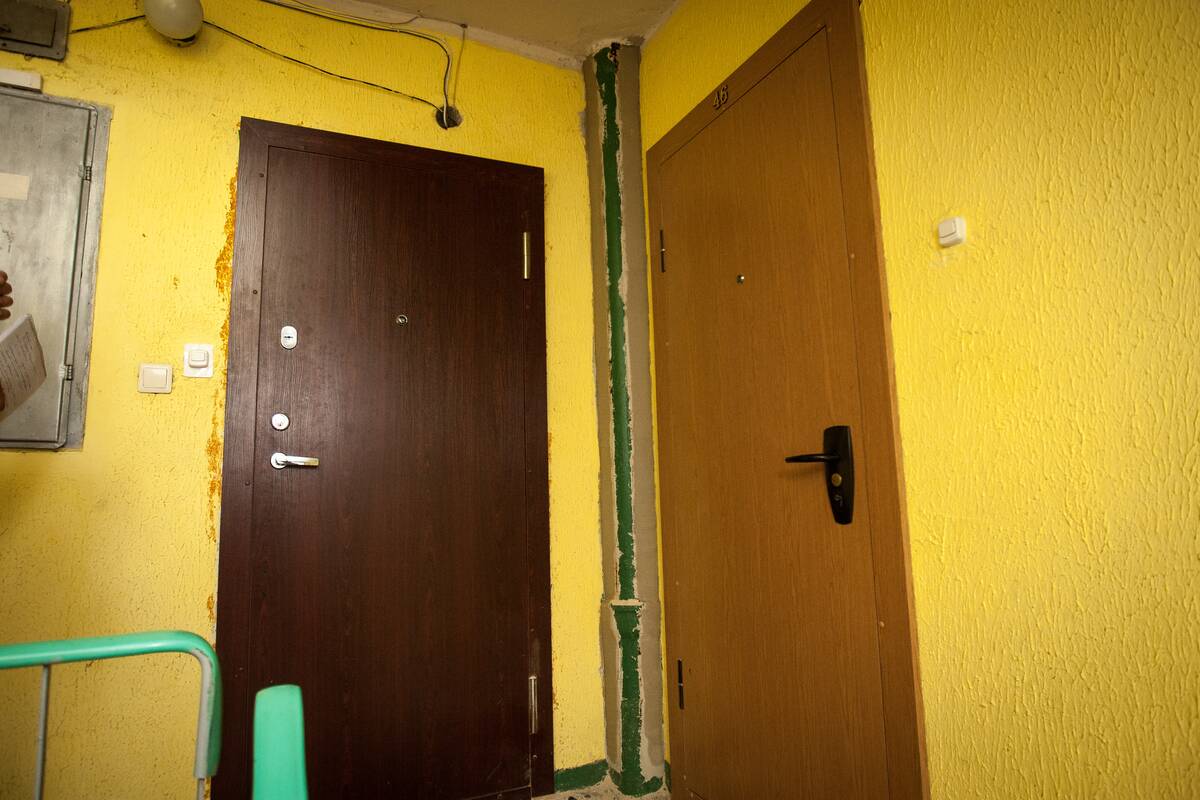 Įtartina: klaipėdiečiai teigia, kad į jų butų duris ne kartą beldėsi nepažįstamos moterys.