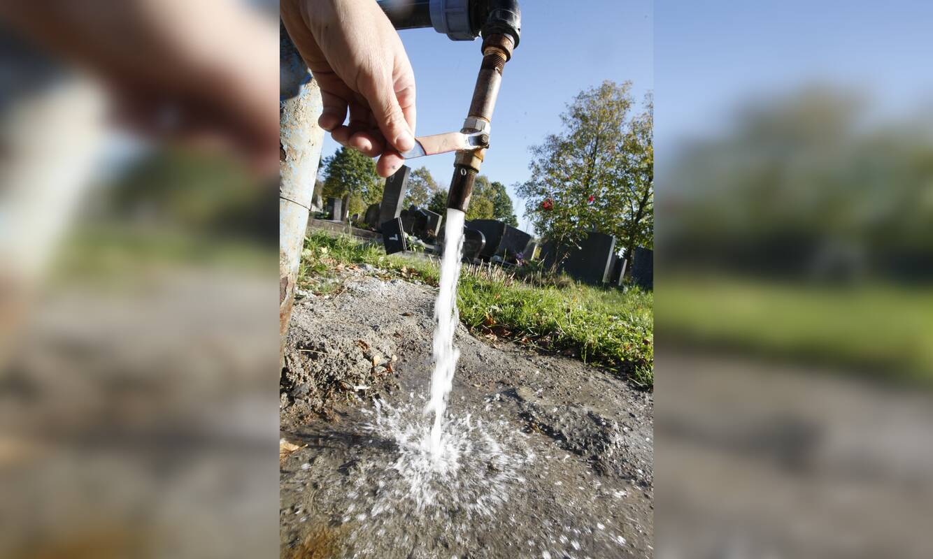 Pasirengimas: Klaipėdos kapinėse, artėjant šaltajam metų sezonui, nuo šiandienos nutraukiamas vandens tiekimas.
