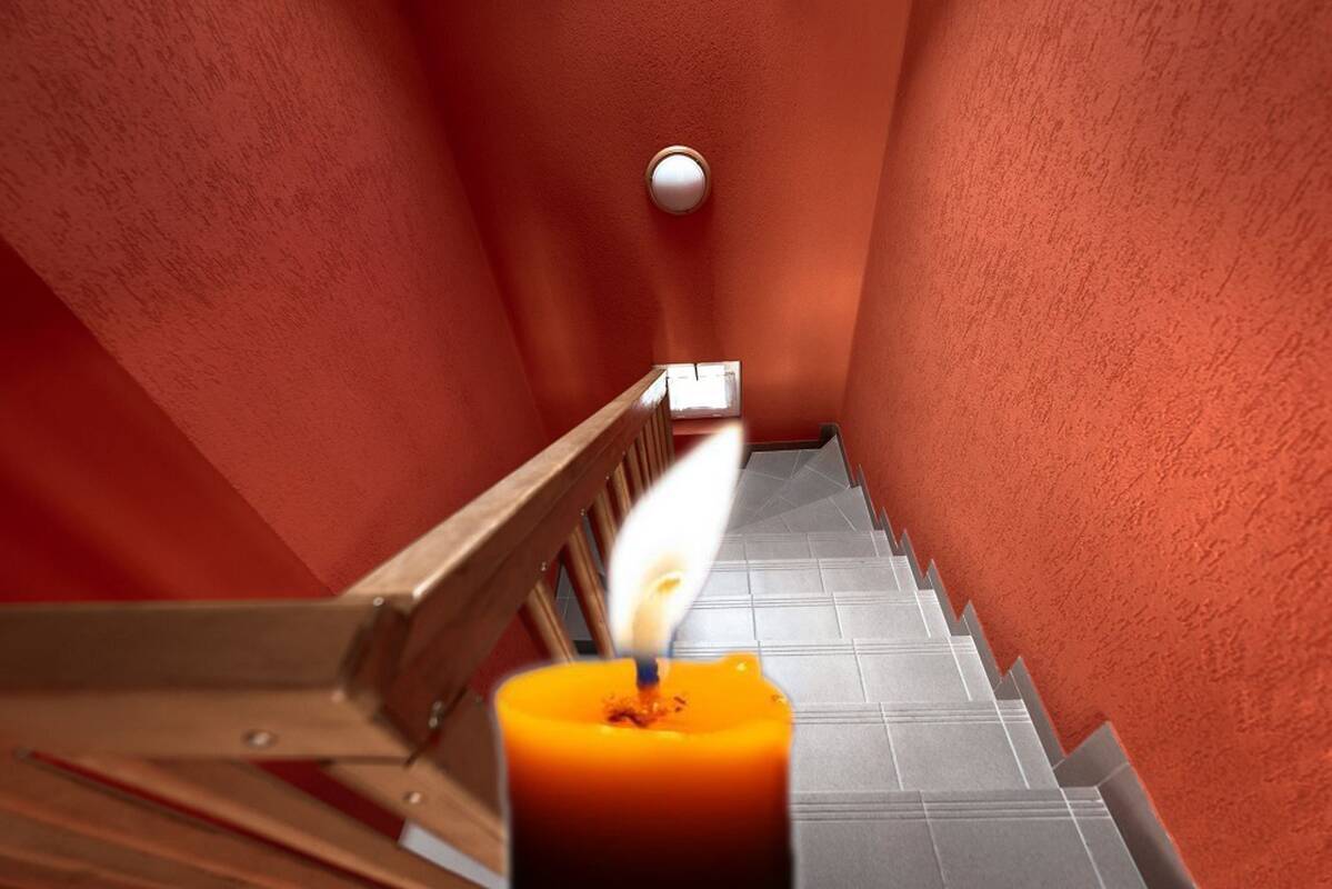 Mirtis tykojo namuose: lemtingas buvo krytis nuo laiptų