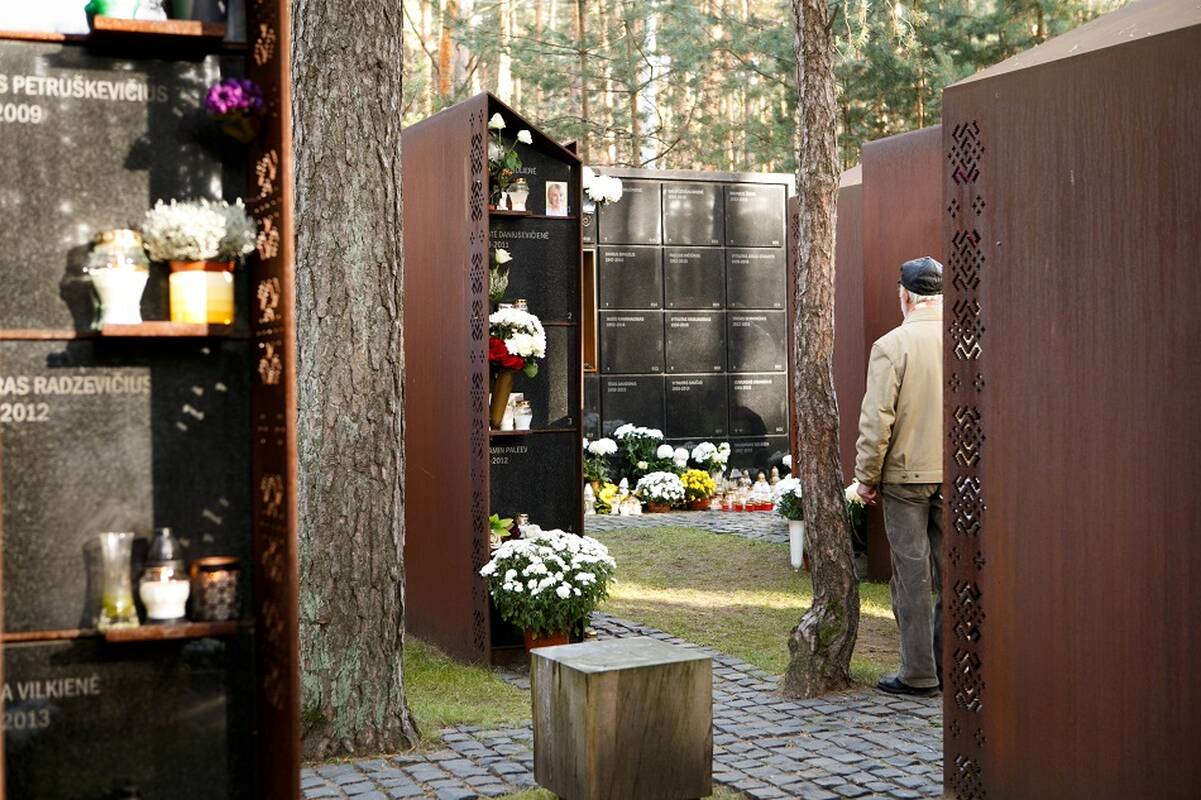 Seimo komitetas yra už tai, kad savivaldybės galėtų imti vienkartinę rinkliavą už kolumbariumą