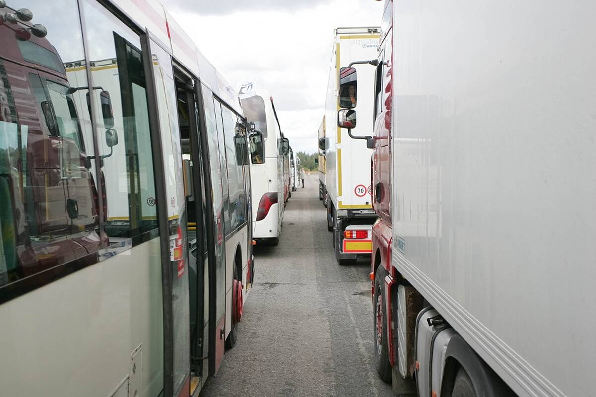 „Linavos“ kantrybė dėl Baltarusijoje įstrigusių vežėjų išseko: ruošiasi protestui?