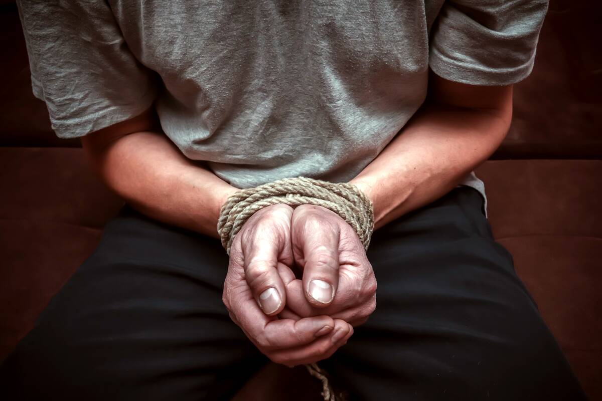 Anoniminiame vaizdo įraše – dviejų vyrų kankinimas