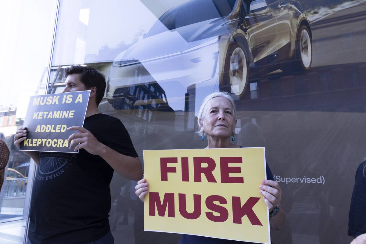 Pradėjo su trenksmu, o išnyko tyliai: Musko ministerija nutraukė veiklą