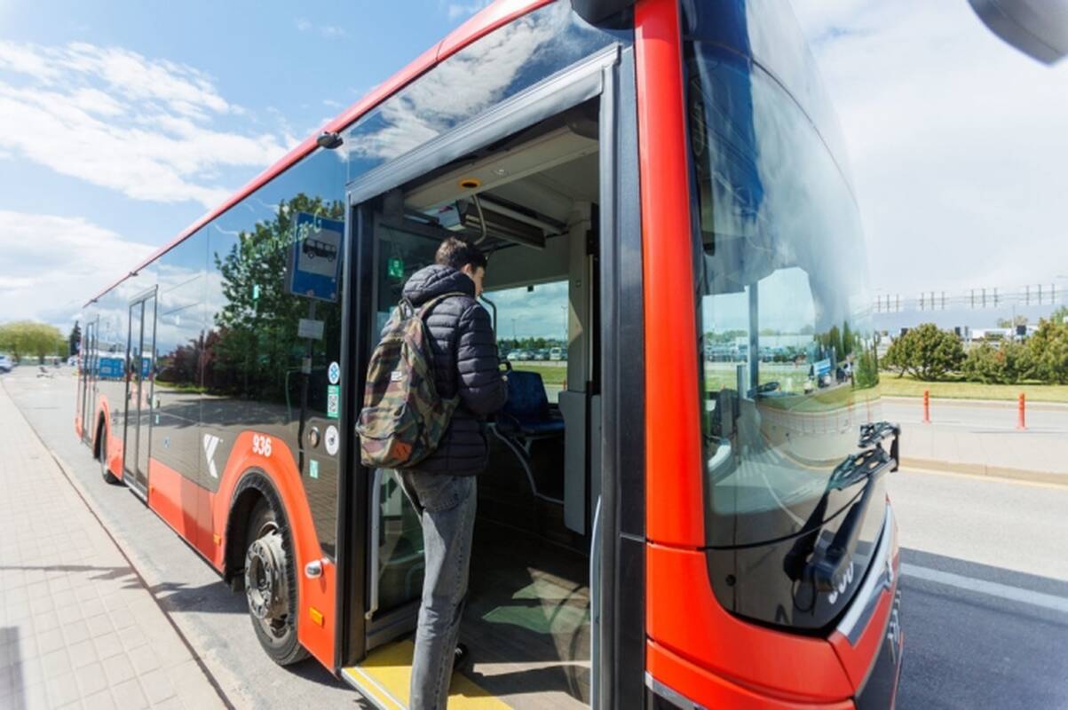 Vėlinių laikotarpiu numatomi laikini eismo ribojimai, keisis viešojo transporto tvarkaraščiai