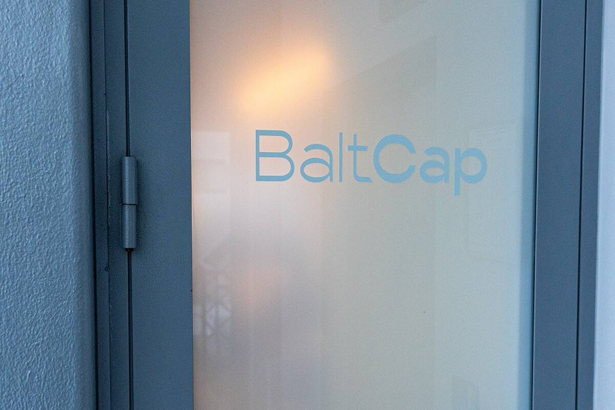 Skandalingai pagarsėjęs „BaltCap“ fondas parduoda kontrolinį šių akcijų paketą: atskleidė pirkėją