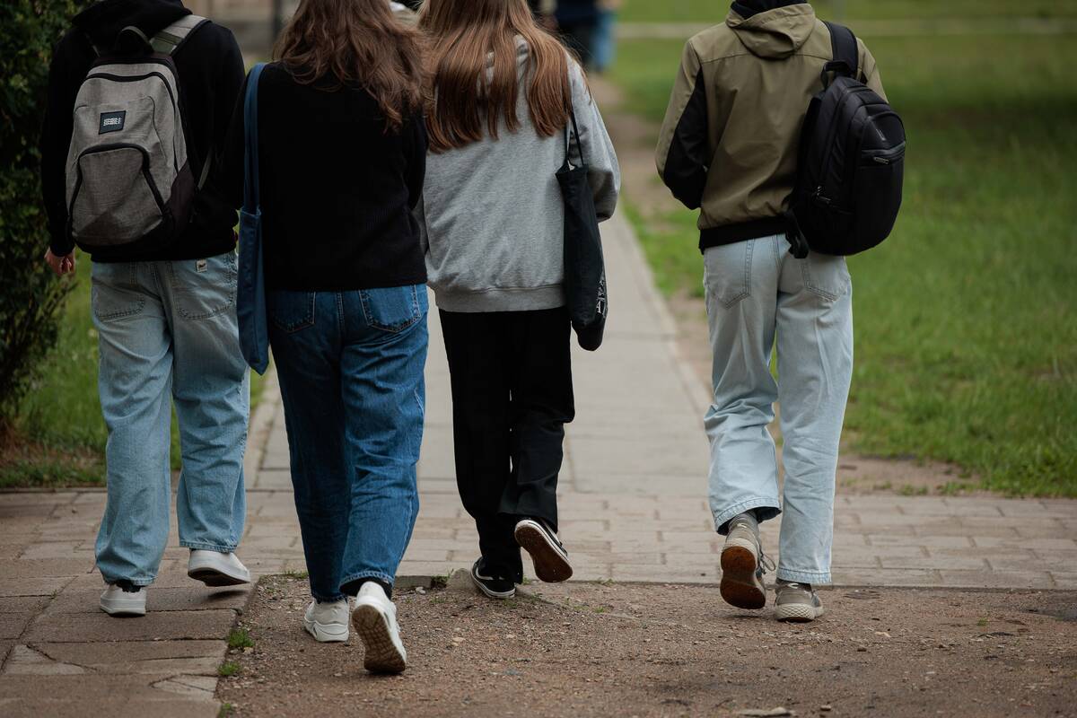 Seimas nemano, kad dėl lytiškumo temų mokyklos turėtų tartis su tėvais